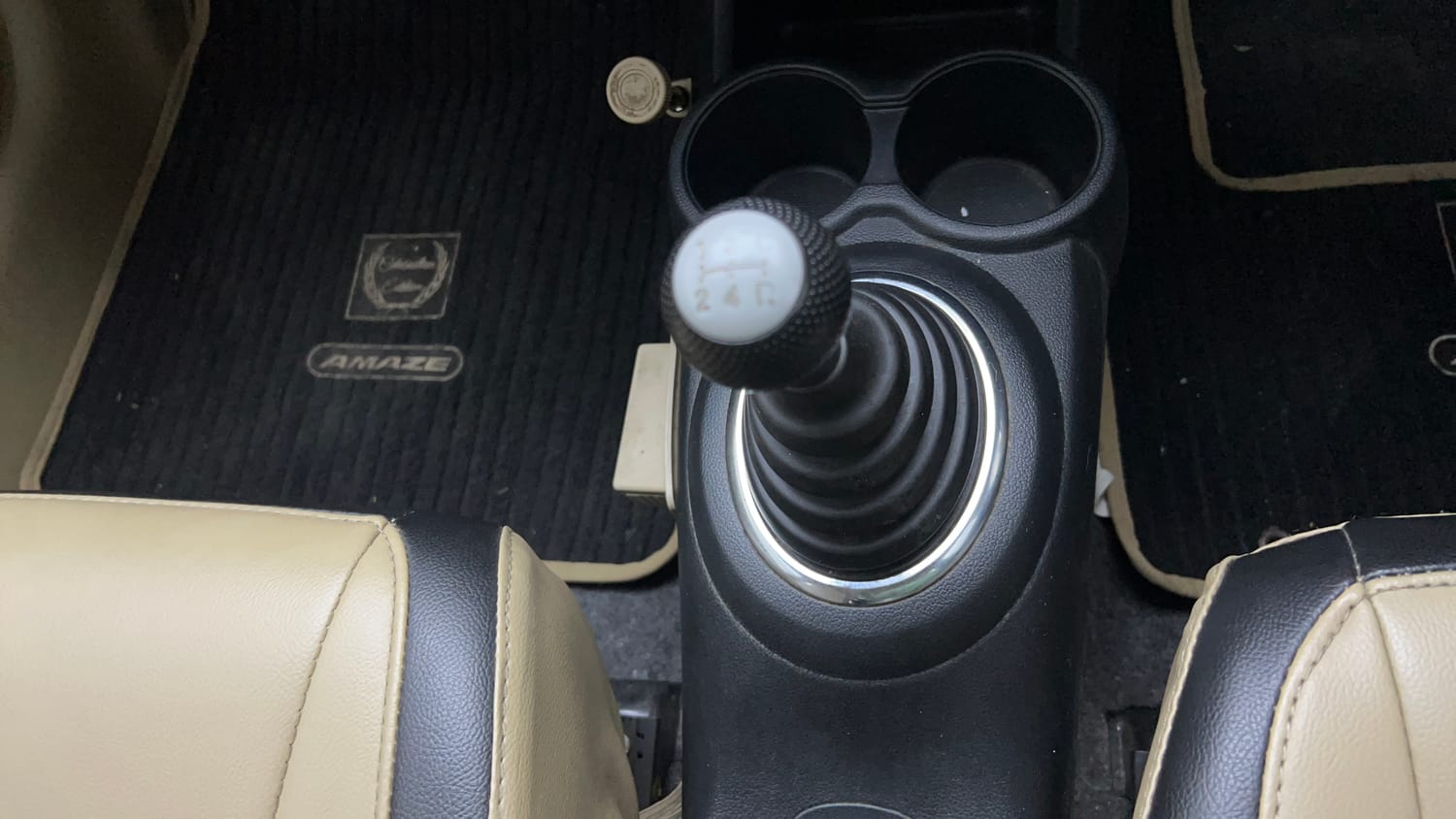 Used 2016 Honda Amaze 1.2 S i-VTEC Petrol Manual interior GEAR  KNOB VIEW
