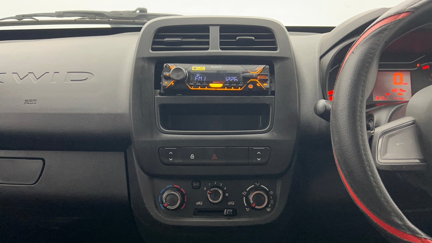 Used 2022 Renault Kwid RXL (O) 0.8 Petrol Manual interior MUSIC SYSTEM & AC CONTROL VIEW