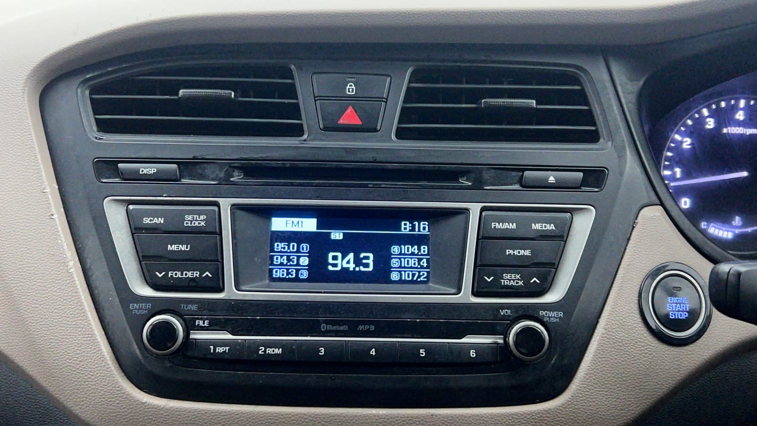 Used 2015 Hyundai Elite i20 Asta 1.2 Petrol Manual top_features Integrated (in-dash) music system