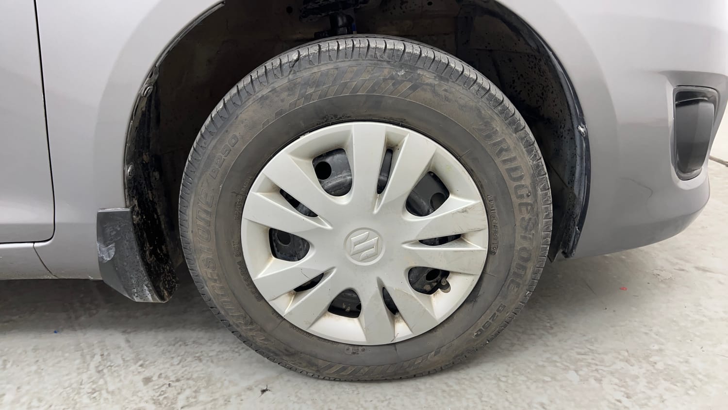 Used 2012 Maruti Suzuki Swift Dzire VXI Petrol Manual tyres RIGHT FRONT TYRE RIM VIEW