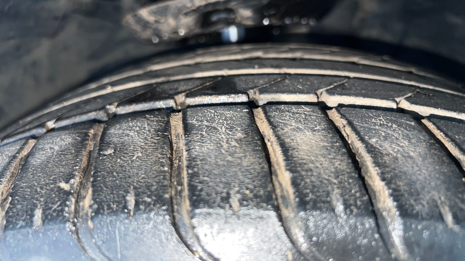 Used 2014 Mercedes-Benz E-Class E250 CDI Avantgarde Diesel Automatic tyres RIGHT FRONT TYRE TREAD VIEW