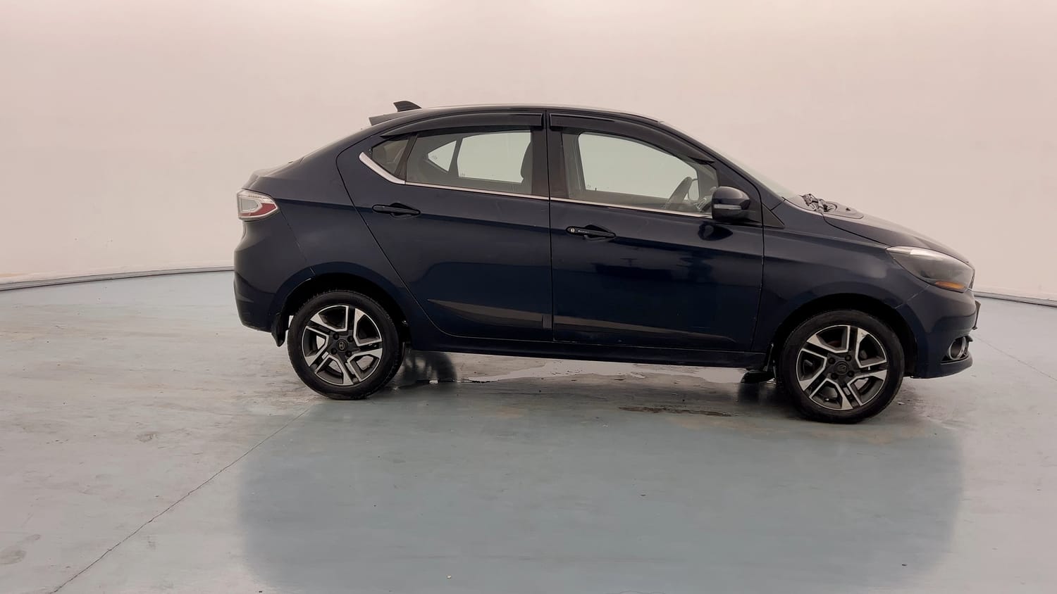 Used 2019 Tata Tigor Revotron XZ+ Petrol Manual exterior RIGHT SIDE VIEW