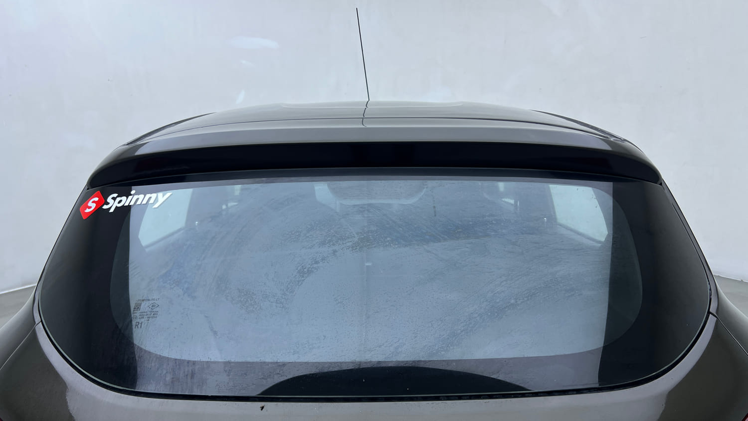 Used 2017 Renault Kwid 1.0 RXT Petrol Manual exterior BACK WINDSHIELD VIEW