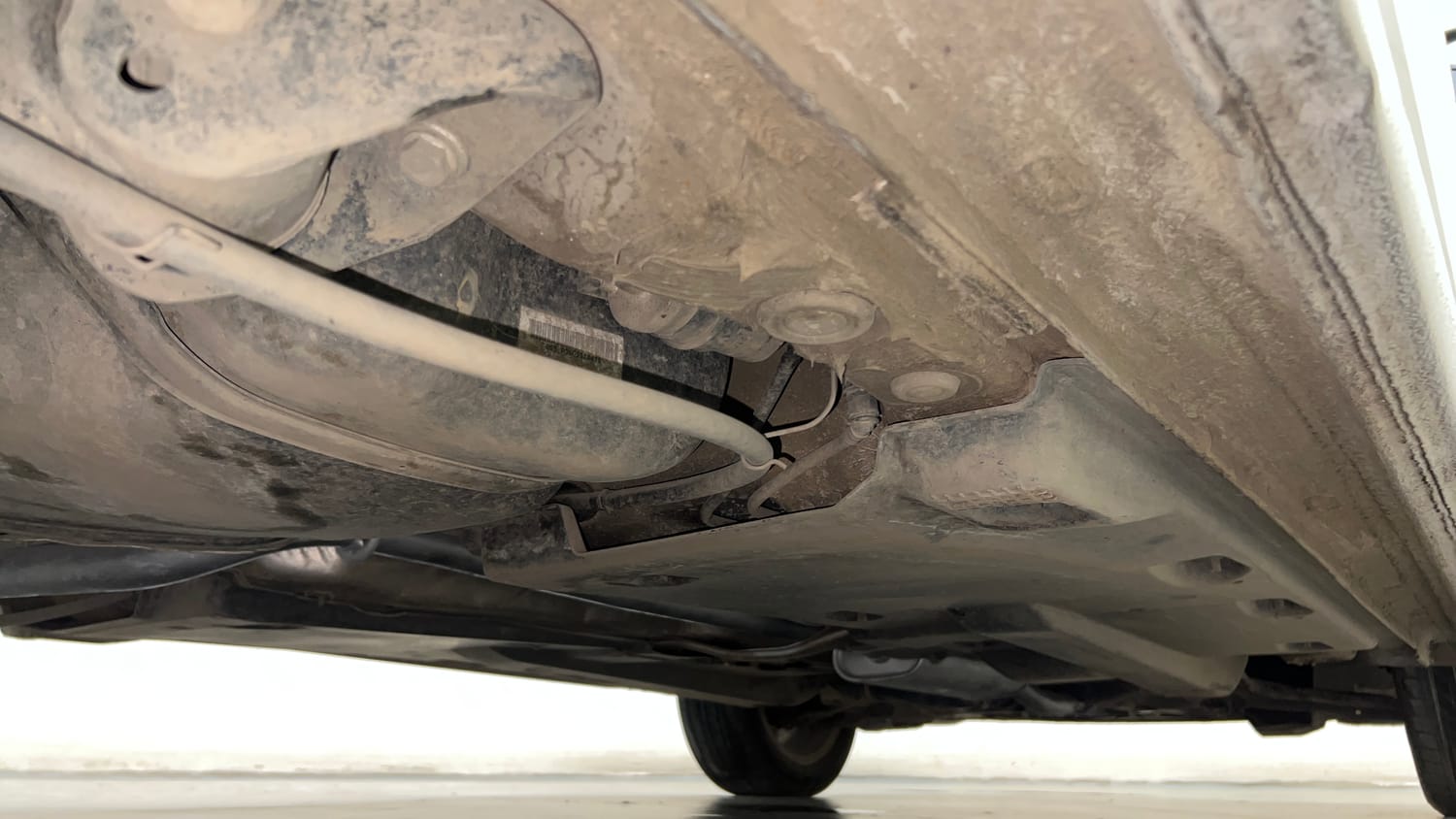 Used 2016 Volkswagen Vento Highline Petrol AT Petrol Automatic extra REAR RIGHT UNDERBODY VIEW