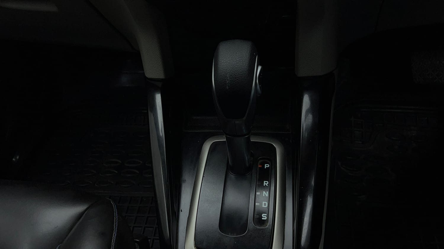 2016 Ford EcoSport Titanium 1.5L Ti-VCT AT-16