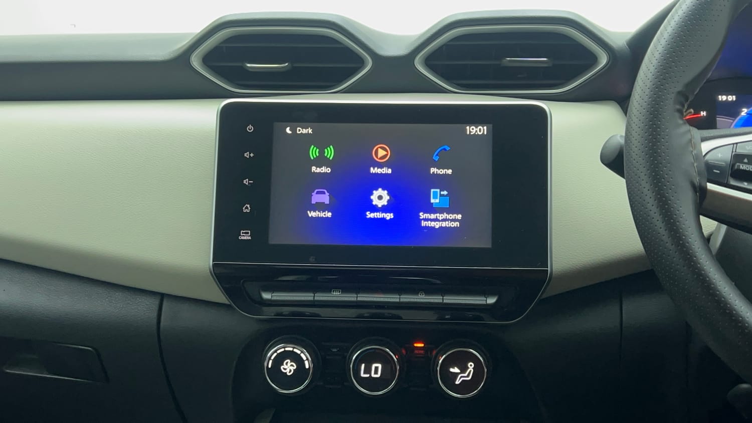 2021 Nissan Magnite XV Turbo Dual Tone-43