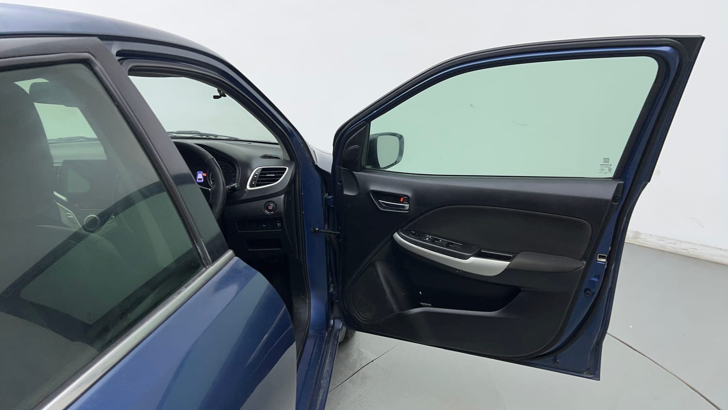 Used 2017 Maruti Suzuki Baleno Zeta 1.2 Petrol Manual interior RIGHT FRONT DOOR OPEN VIEW