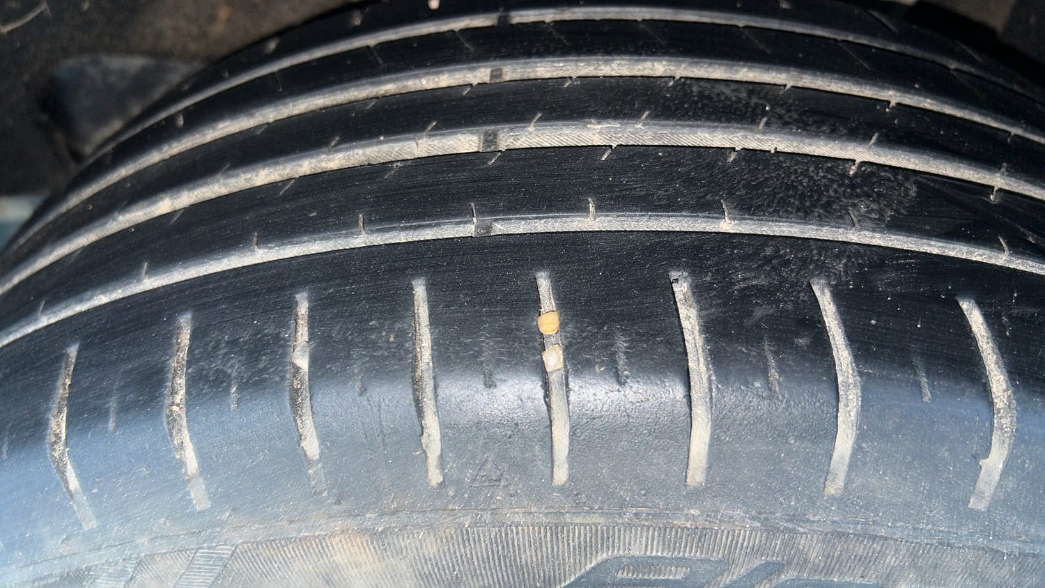 Used 2017 Maruti Suzuki Baleno Zeta 1.2 Petrol Manual tyres LEFT REAR TYRE TREAD VIEW