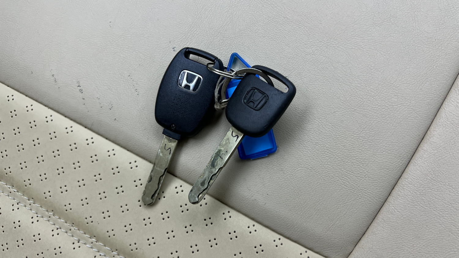 Used 2017 Honda Amaze 1.2 S i-VTEC Opt Petrol Manual extra CAR KEY VIEW