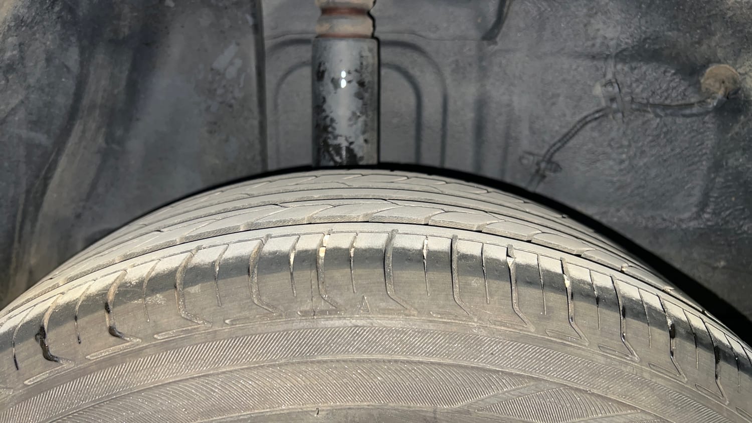 Used 2022 Tata Punch Kaziranga Creative AMT Petrol Automatic tyres RIGHT REAR TYRE TREAD VIEW