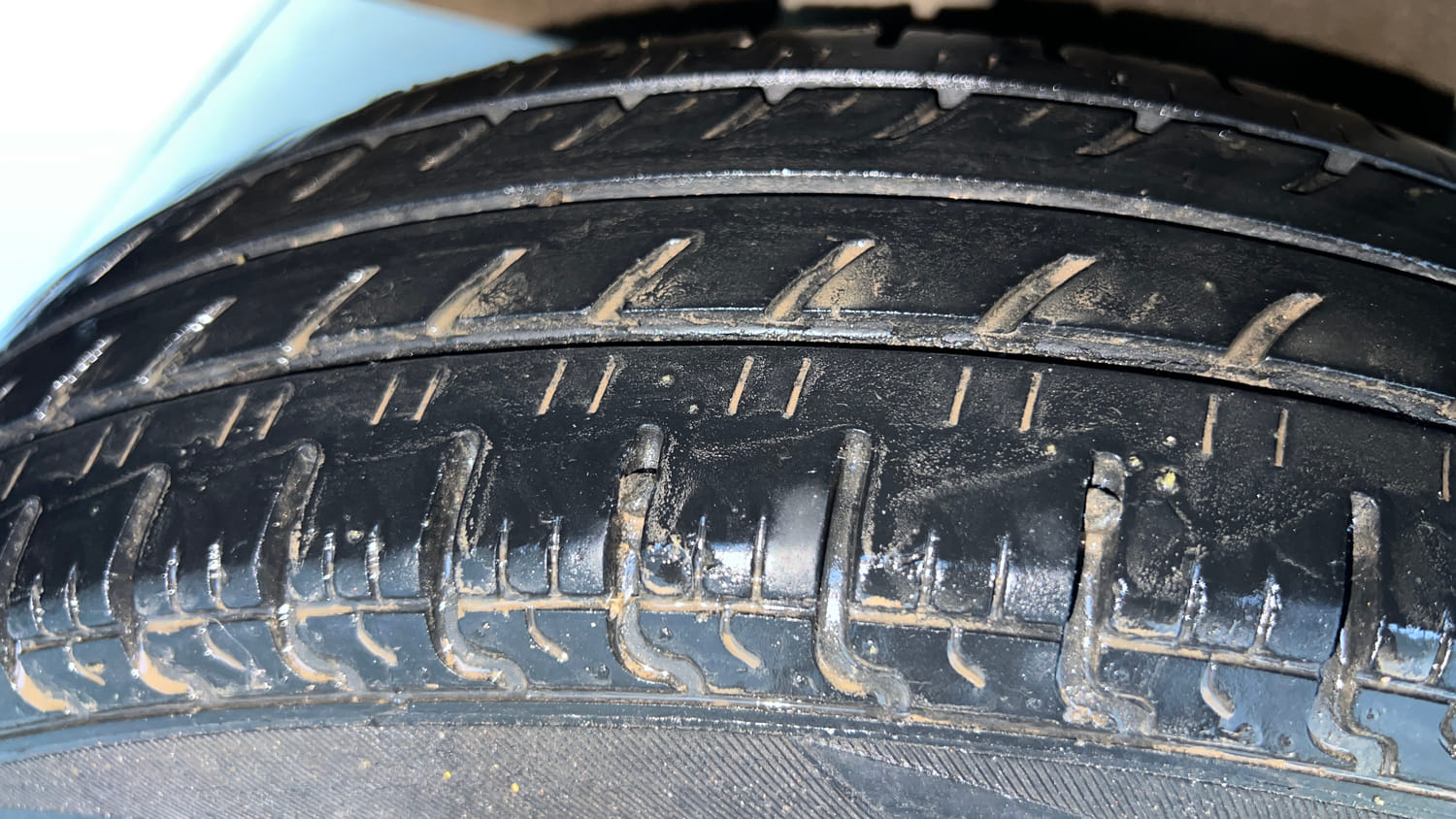 Used 2017 Renault Kwid 1.0 RXT Petrol Manual tyres RIGHT REAR TYRE TREAD VIEW