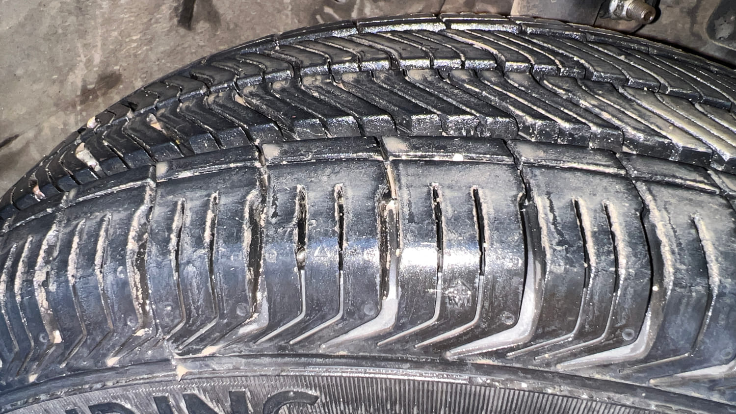 Used 2017 Honda Amaze 1.2 S i-VTEC Opt Petrol Manual tyres RIGHT FRONT TYRE TREAD VIEW