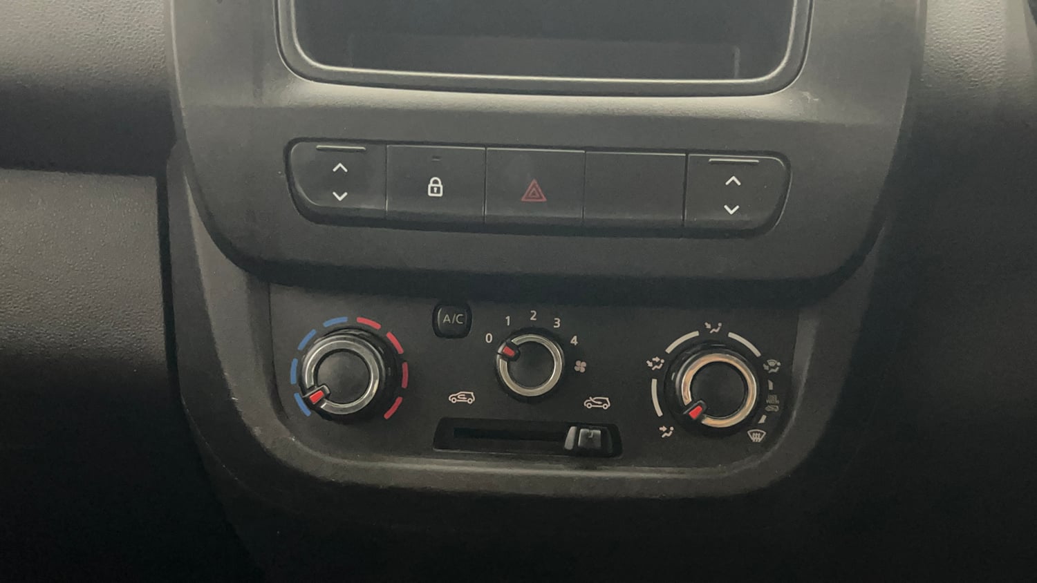 Used 2022 Renault Kwid RXL (O) 0.8 Petrol Manual top_features Power windows
