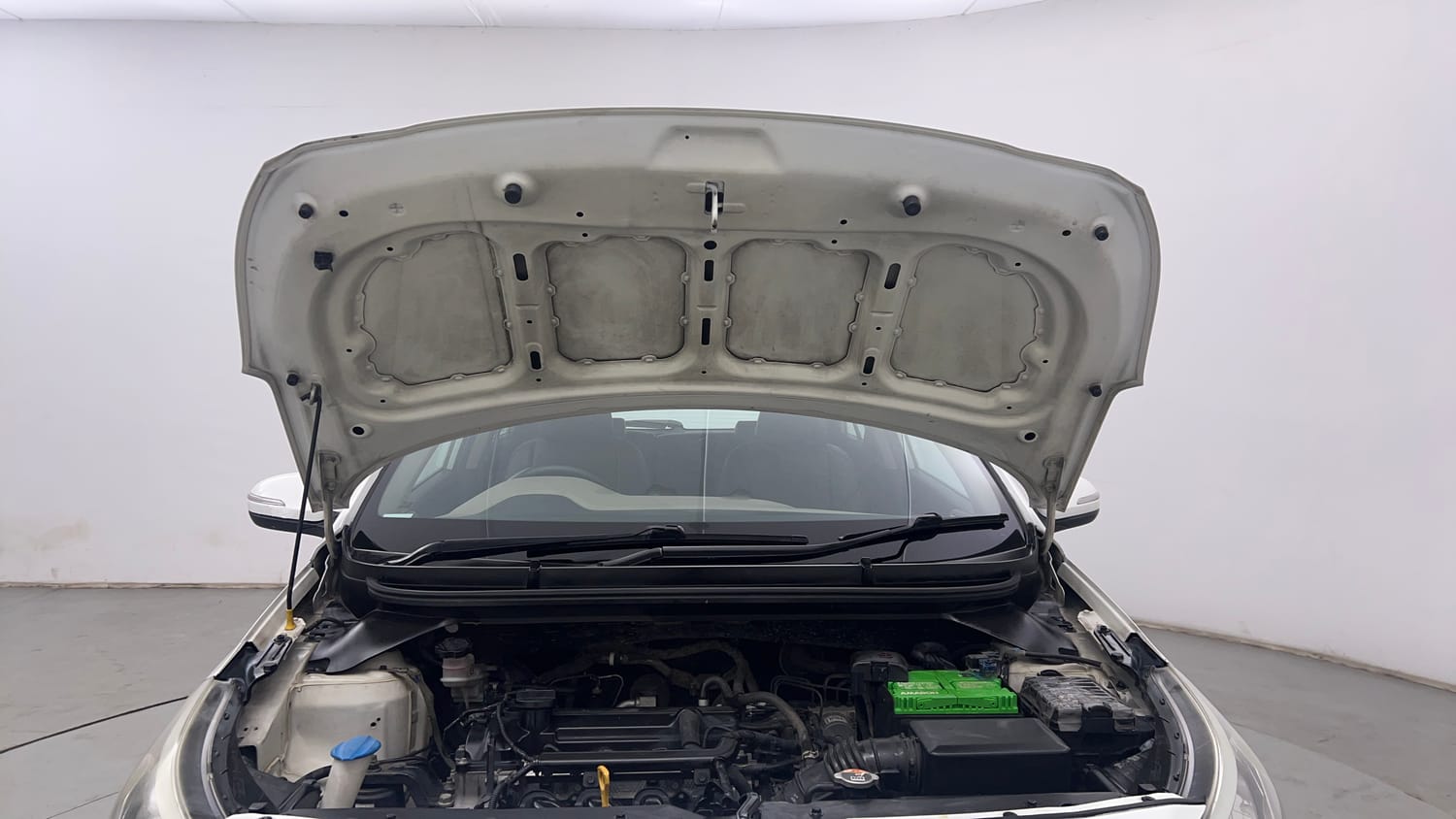 Used 2015 Hyundai Elite i20 Asta 1.2 Petrol Manual engine ENGINE & BONNET OPEN FRONT VIEW