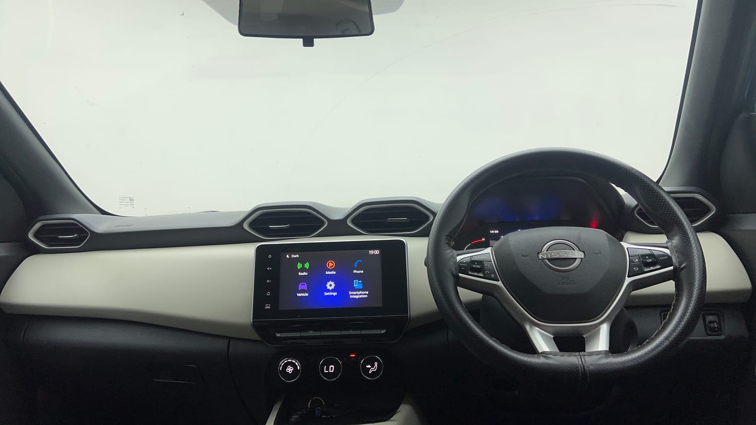 2021 Nissan Magnite XV Turbo Dual Tone-12