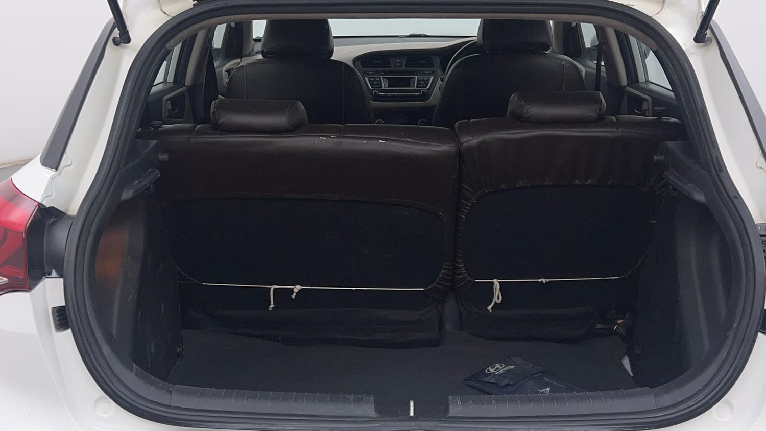 Used 2015 Hyundai Elite i20 Asta 1.2 Petrol Manual interior DICKY INSIDE VIEW