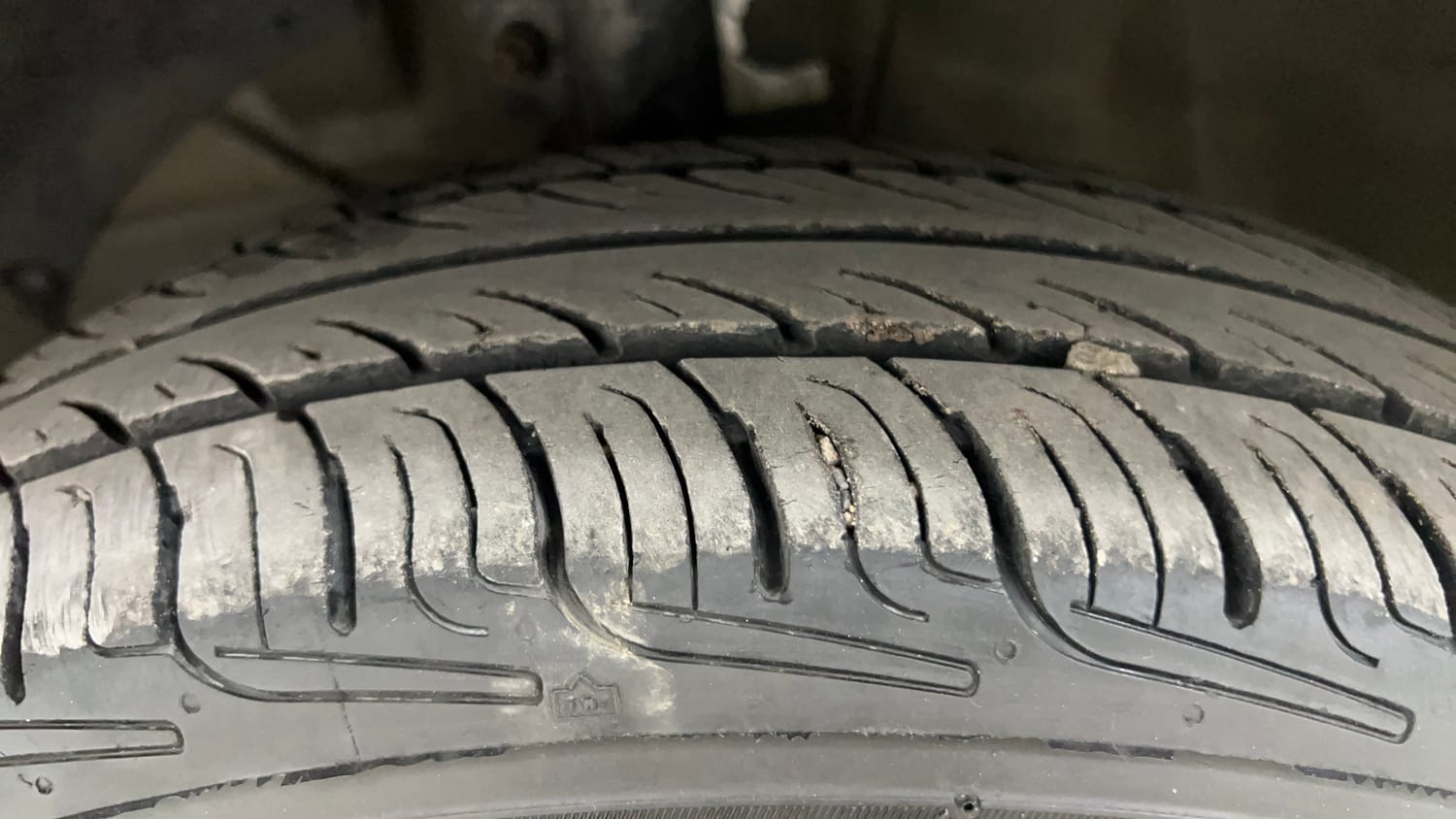 Used 2018 Maruti Suzuki Dzire VDi AMT Diesel Automatic tyres LEFT FRONT TYRE TREAD VIEW