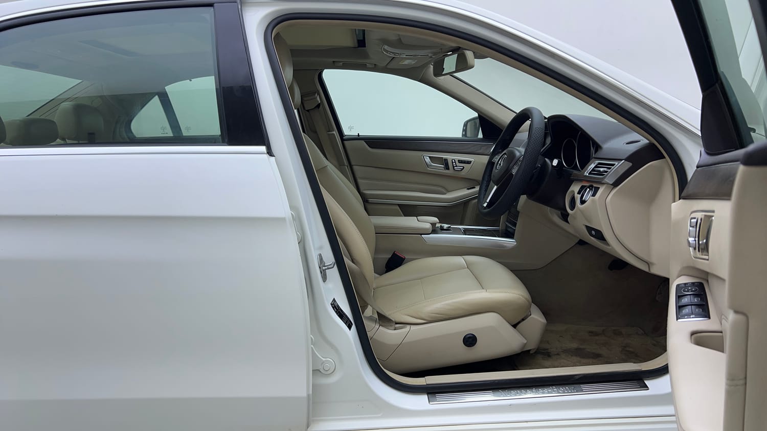 Used 2014 Mercedes-Benz E-Class E250 CDI Avantgarde Diesel Automatic interior RIGHT SIDE FRONT DOOR CABIN VIEW