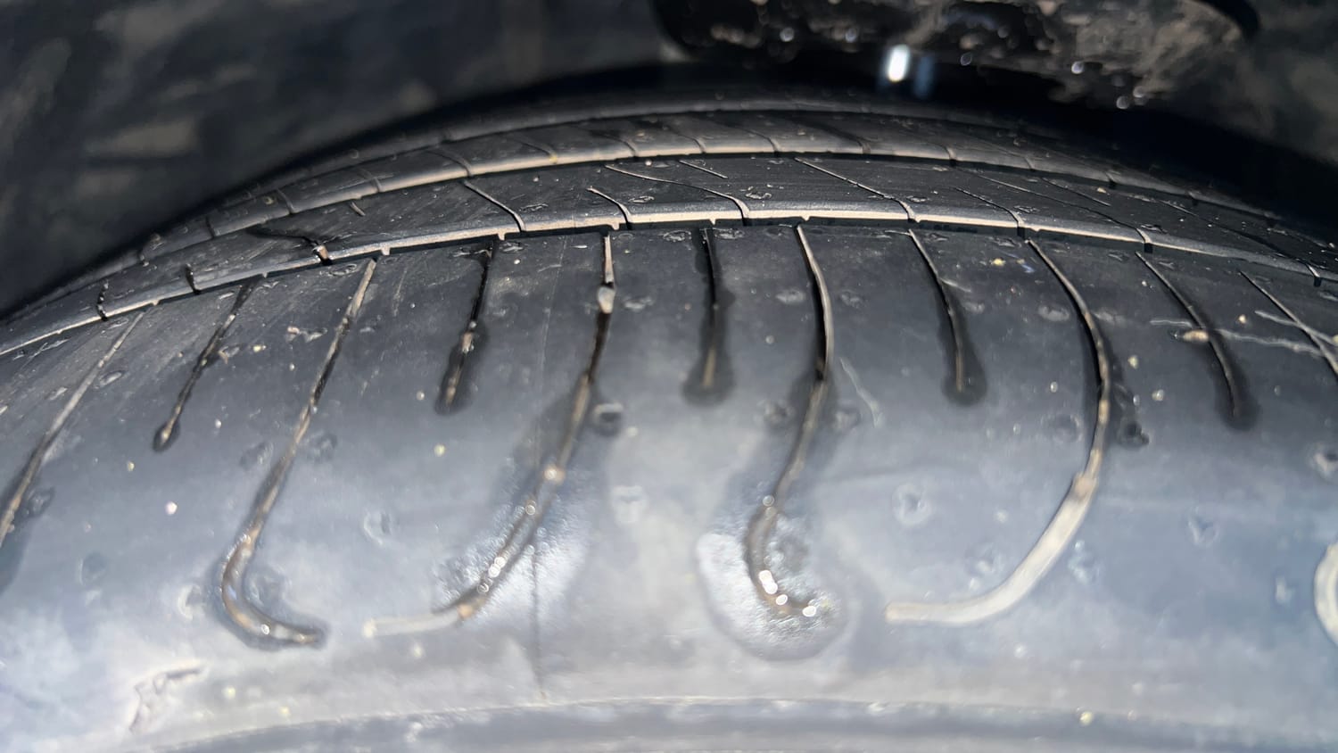 Used 2014 Mercedes-Benz E-Class E250 CDI Avantgarde Diesel Automatic tyres LEFT FRONT TYRE TREAD VIEW