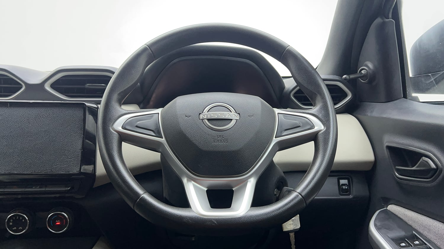 Used 2023 Nissan Magnite XE Petrol Manual interior STEERING VIEW