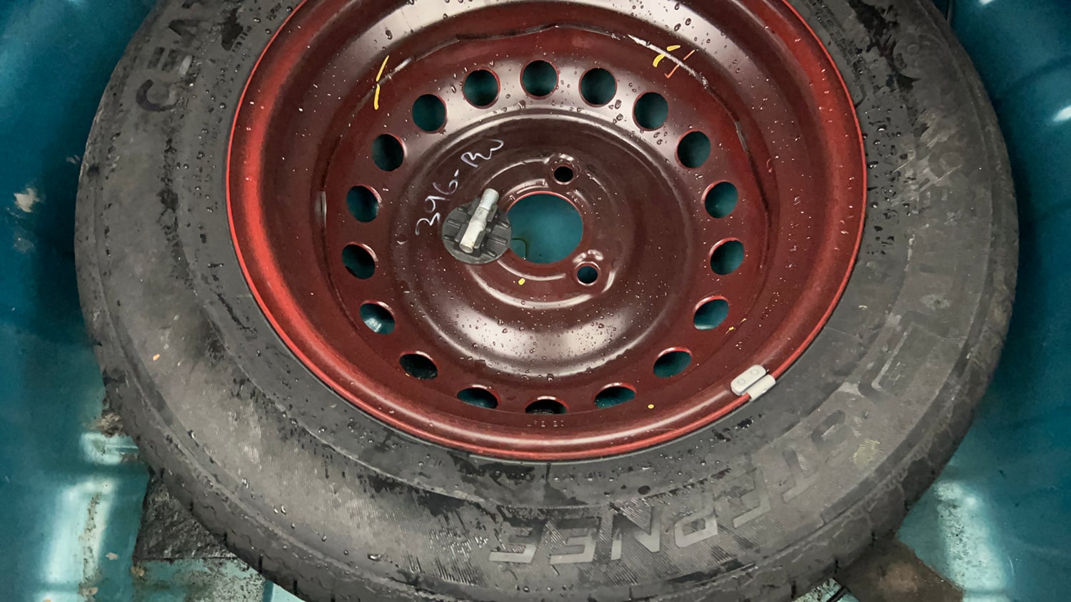 Used 2022 Renault Kwid RXL (O) 0.8 Petrol Manual tyres SPARE TYRE VIEW