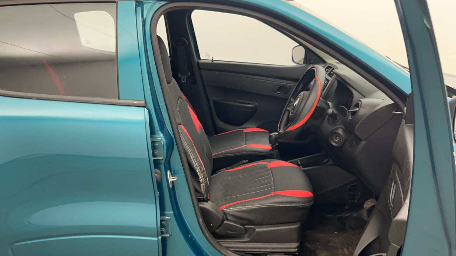 Used 2022 Renault Kwid RXL (O) 0.8 Petrol Manual interior RIGHT SIDE FRONT DOOR CABIN VIEW