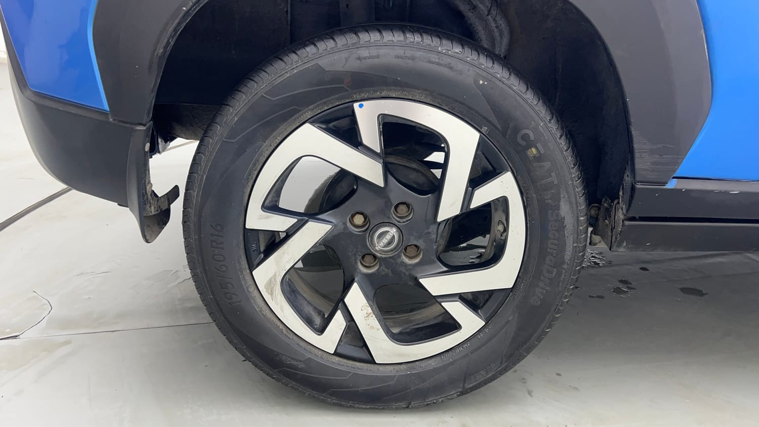 2021 Nissan Magnite XV Turbo Dual Tone-33