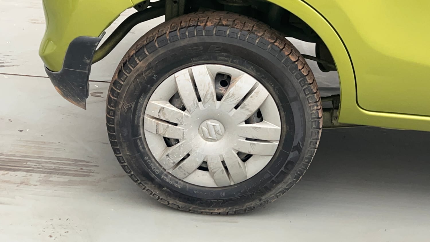 Used 2018 Maruti Suzuki Alto 800 [2016-2019] Utsav Edition Petrol Manual tyres RIGHT REAR TYRE RIM VIEW