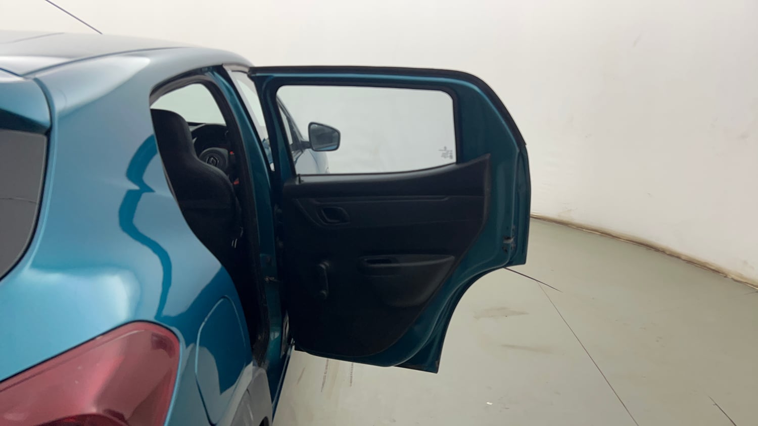 Used 2022 Renault Kwid RXL (O) 0.8 Petrol Manual interior RIGHT REAR DOOR OPEN VIEW