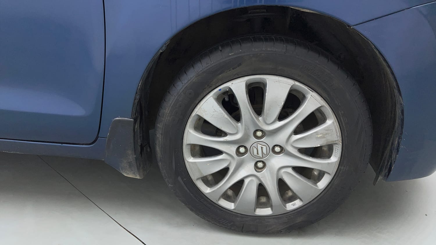 Used 2017 Maruti Suzuki Baleno Zeta 1.2 Petrol Manual tyres RIGHT FRONT TYRE RIM VIEW