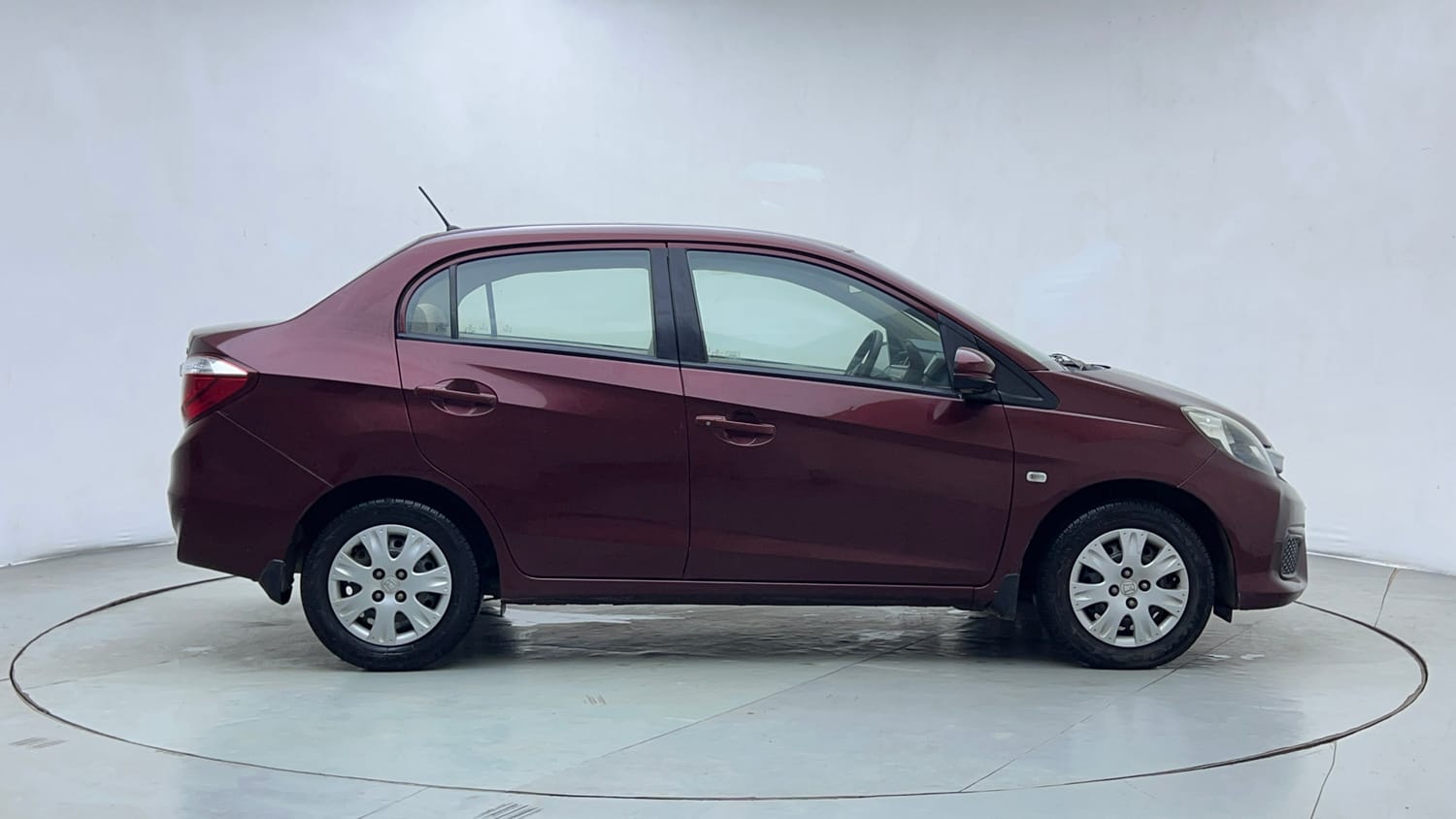 Used 2017 Honda Amaze 1.2 S i-VTEC Opt Petrol Manual exterior RIGHT SIDE VIEW