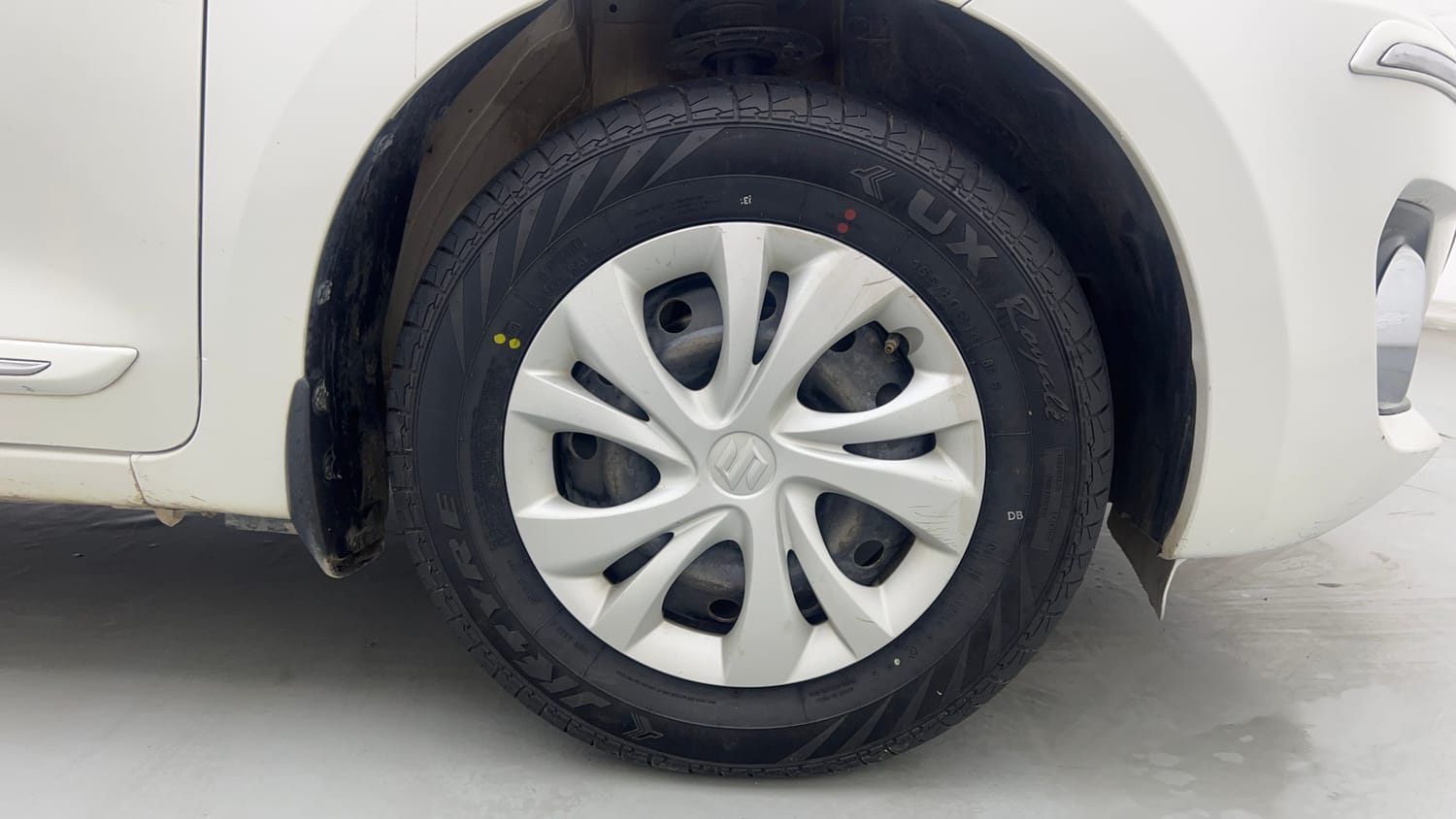Used 2022 Maruti Suzuki Swift VXi Petrol Manual tyres RIGHT FRONT TYRE RIM VIEW