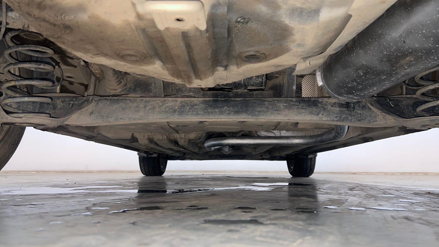 Used 2015 Hyundai Elite i20 Asta 1.2 Petrol Manual extra REAR UNDERBODY VIEW (TAKEN FROM REAR)