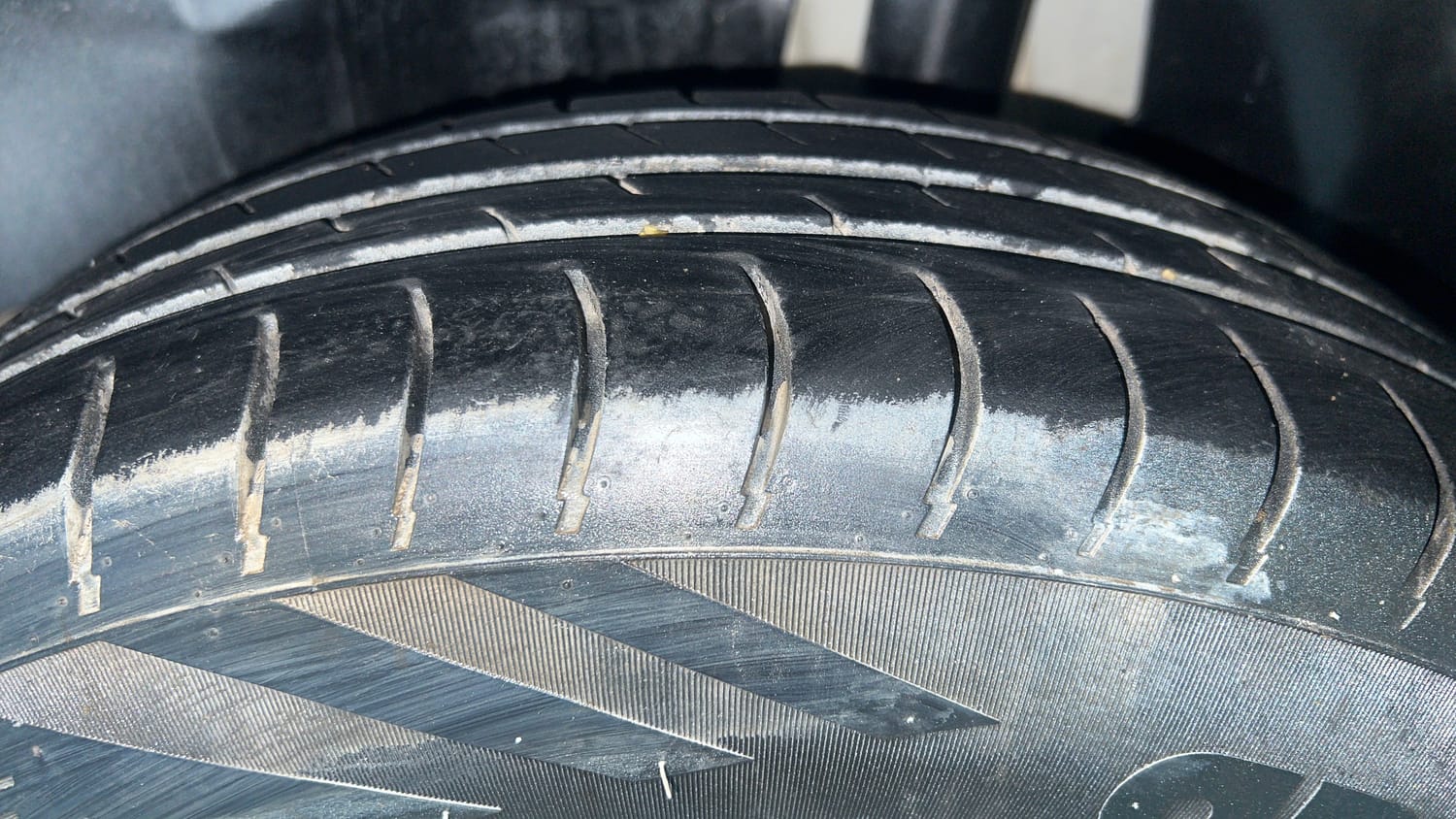 Used 2022 Maruti Suzuki Swift VXi Petrol Manual tyres LEFT REAR TYRE TREAD VIEW