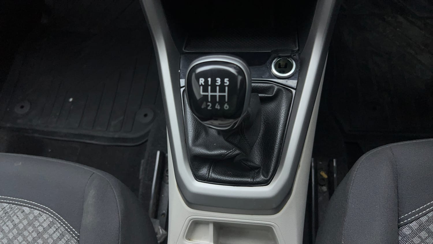 2022 Volkswagen Taigun Highline 1.0 TSI MT-16