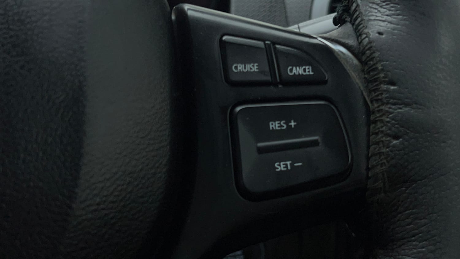 Used 2018 Maruti Suzuki Vitara Brezza ZDI Plus  Dual Tone Diesel Manual top_features Cruise control