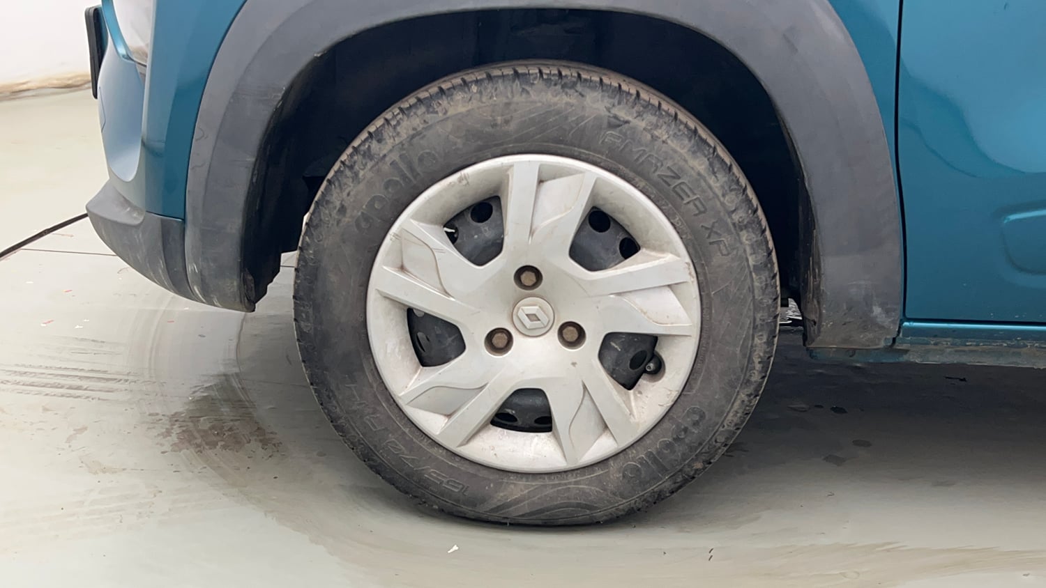 Used 2022 Renault Kwid RXL (O) 0.8 Petrol Manual tyres LEFT FRONT TYRE RIM VIEW