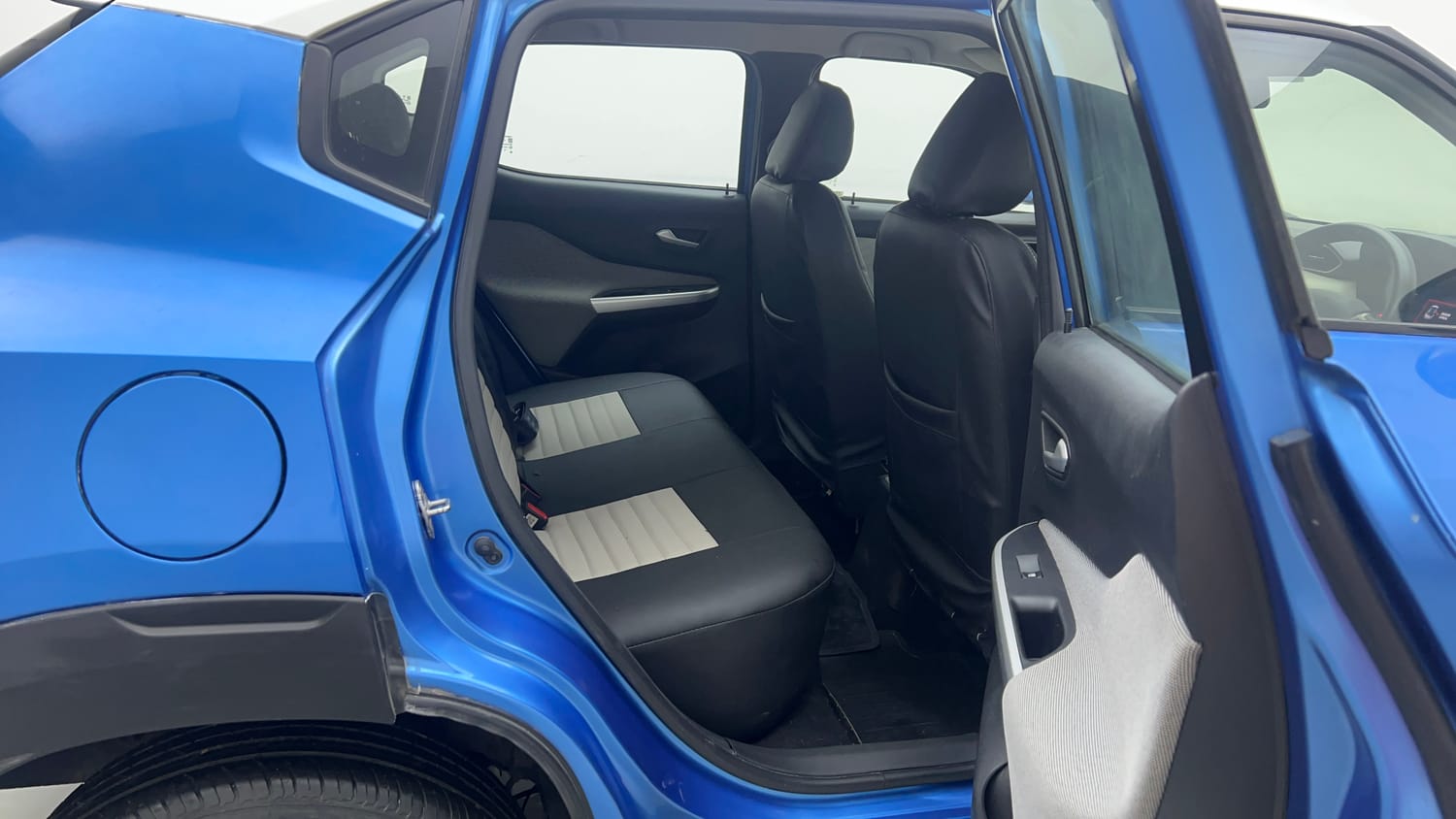 2021 Nissan Magnite XV Turbo Dual Tone-18