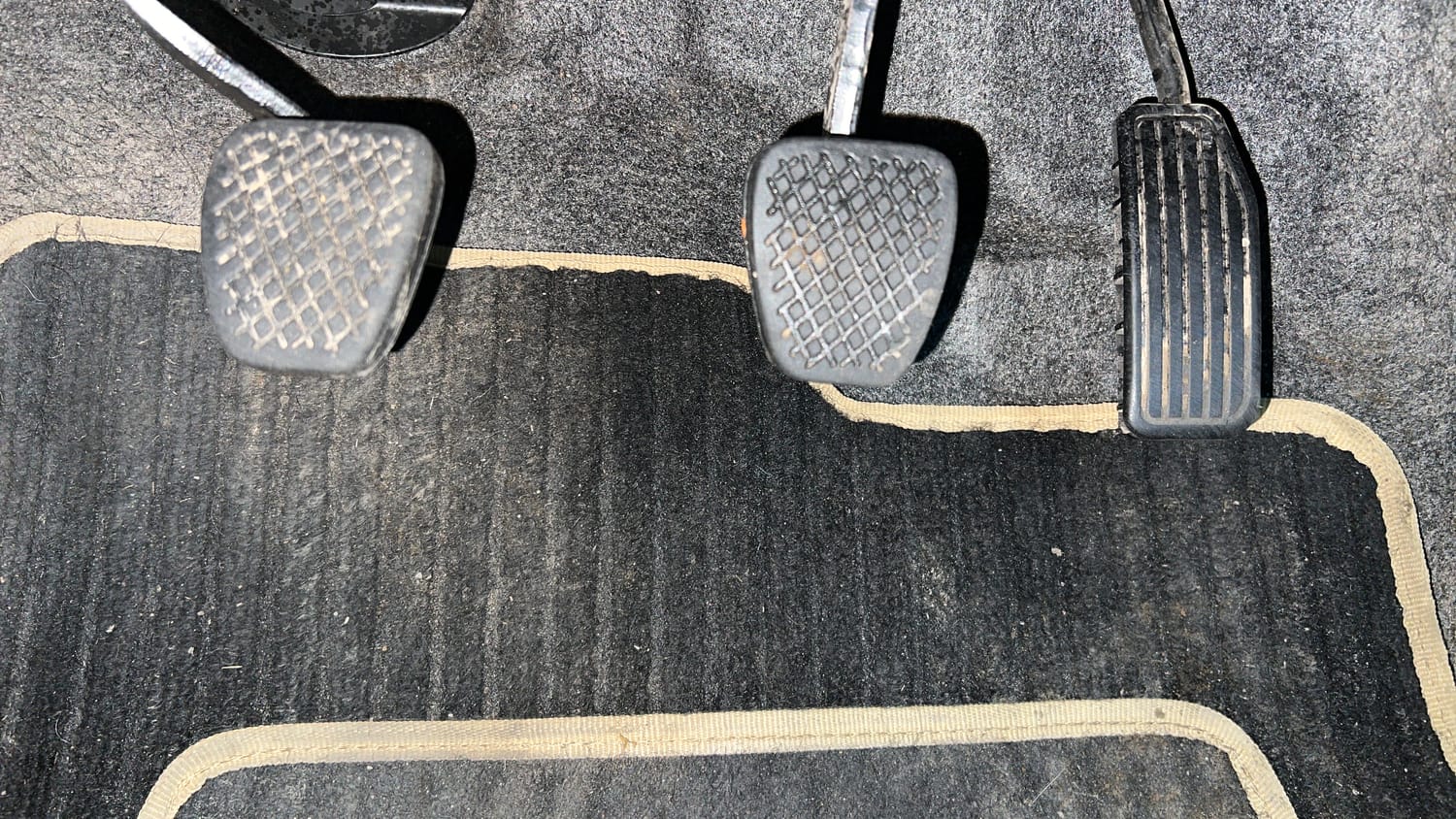 Used 2016 Honda Amaze 1.2 S i-VTEC Petrol Manual interior PEDALS VIEW