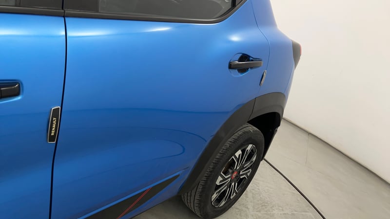 Used 2022 Renault Kiger RXZ 1.0 Turbo MT Petrol Manual dents MINOR SCRATCH
