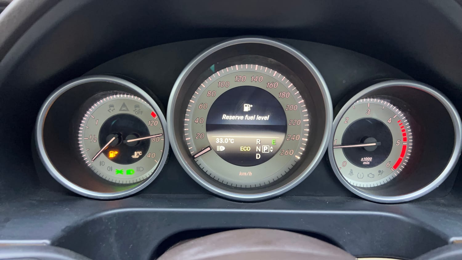 Used 2014 Mercedes-Benz E-Class E250 CDI Avantgarde Diesel Automatic interior CLUSTERMETER VIEW