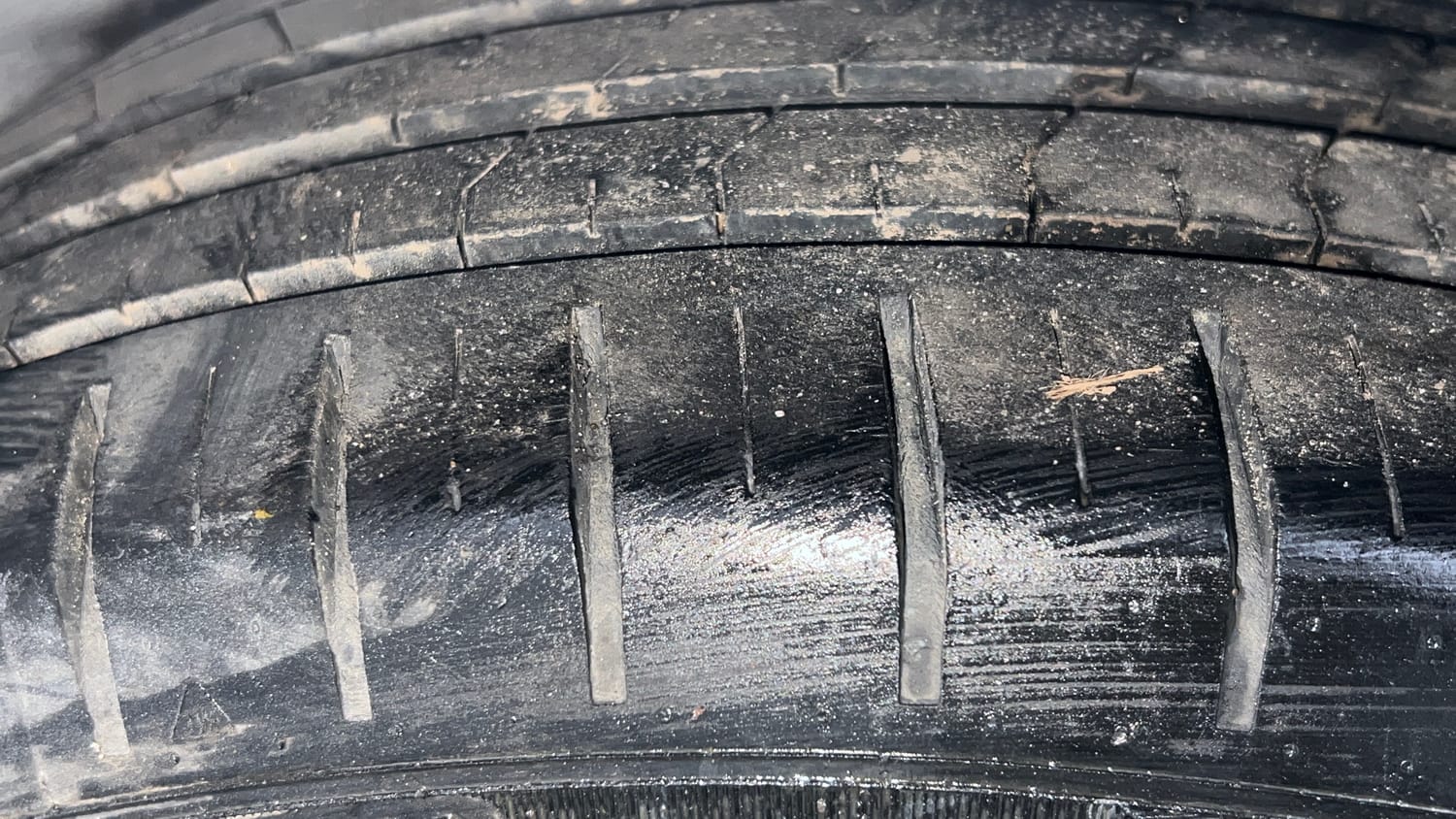 Used 2015 Hyundai Elite i20 Asta 1.2 Petrol Manual tyres LEFT REAR TYRE TREAD VIEW