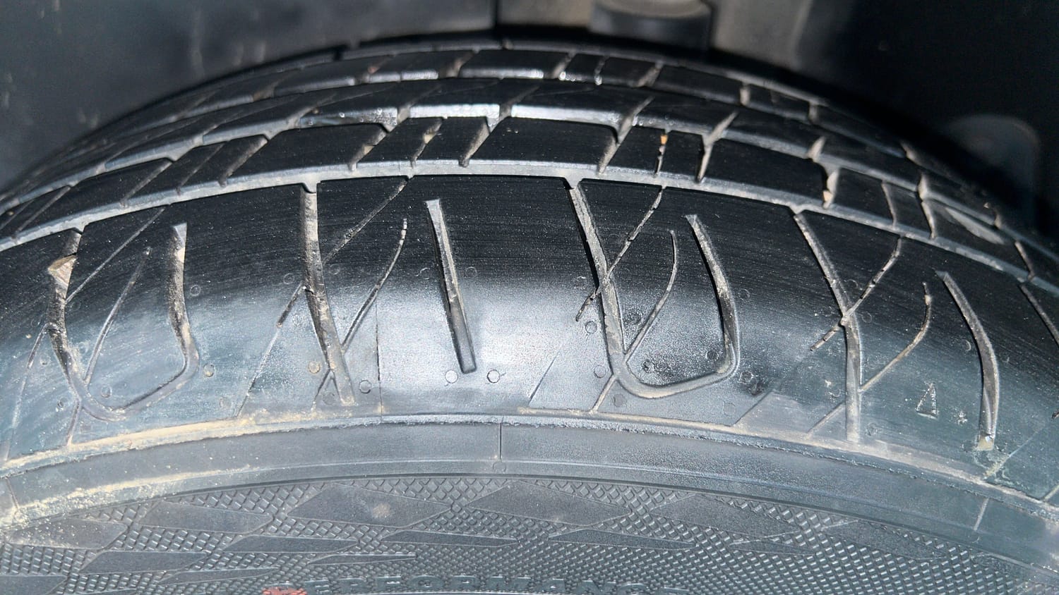 Used 2022 Hyundai Creta SX (O) 1.4 Turbo 7 DCT Petrol Automatic tyres LEFT REAR TYRE TREAD VIEW