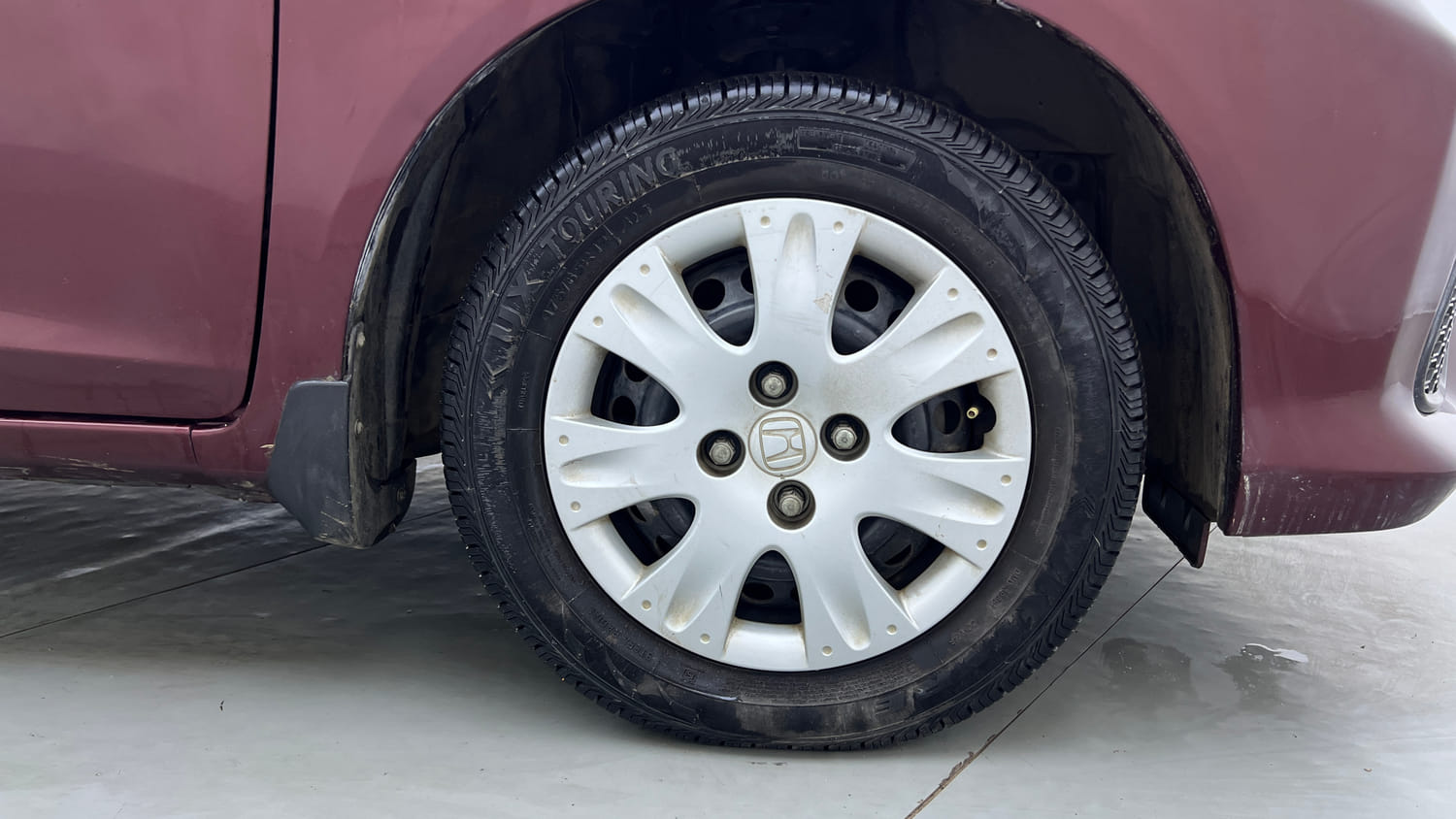 Used 2017 Honda Amaze 1.2 S i-VTEC Opt Petrol Manual tyres RIGHT FRONT TYRE RIM VIEW