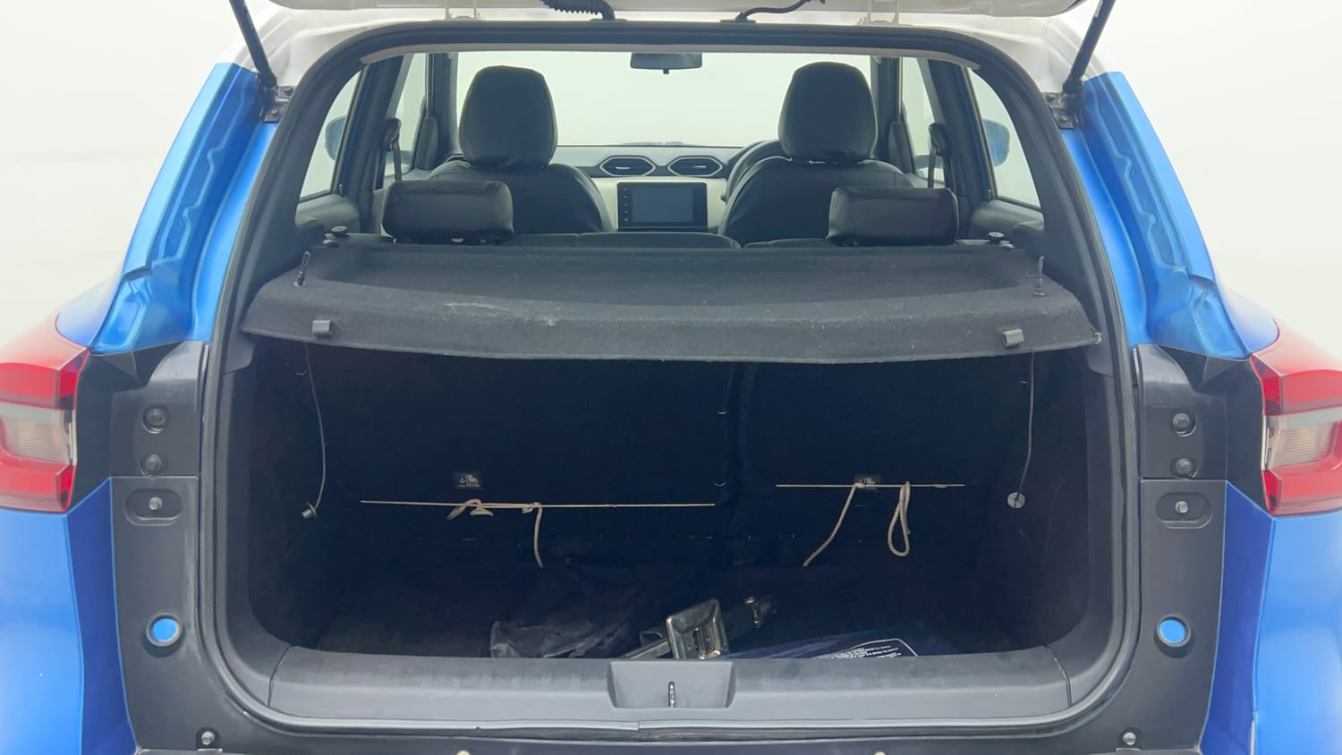 2021 Nissan Magnite XV Turbo Dual Tone-25