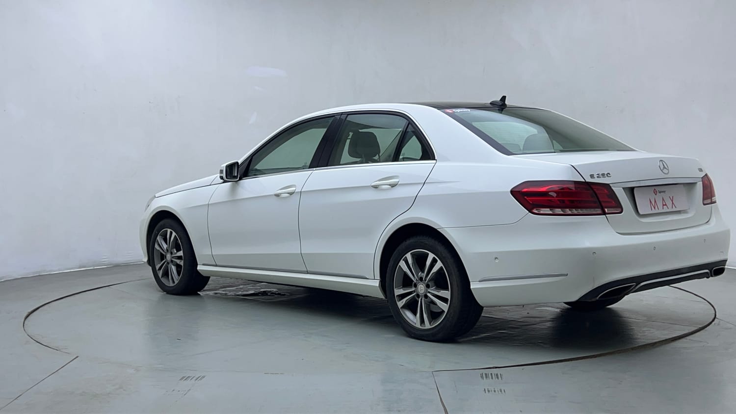 Used 2014 Mercedes-Benz E-Class E250 CDI Avantgarde Diesel Automatic exterior LEFT REAR CORNER VIEW
