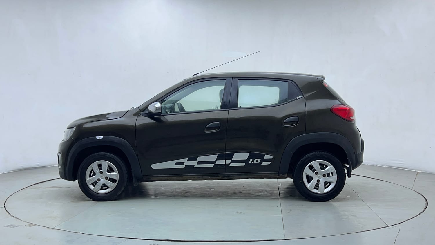 Used 2017 Renault Kwid 1.0 RXT Petrol Manual exterior LEFT SIDE VIEW