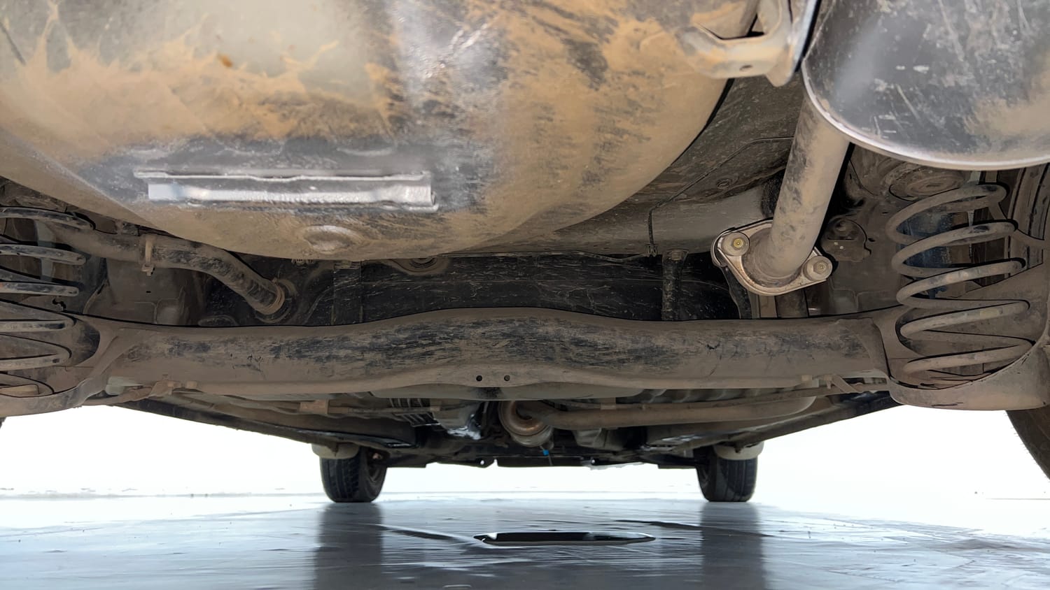 Used 2016 Honda Amaze 1.2 S i-VTEC Petrol Manual extra REAR UNDERBODY VIEW (TAKEN FROM REAR)