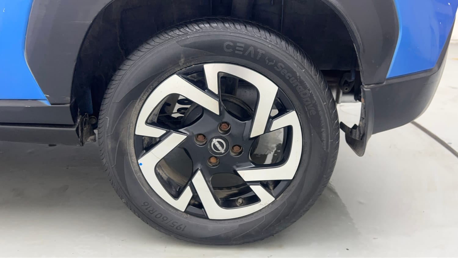 2021 Nissan Magnite XV Turbo Dual Tone-35