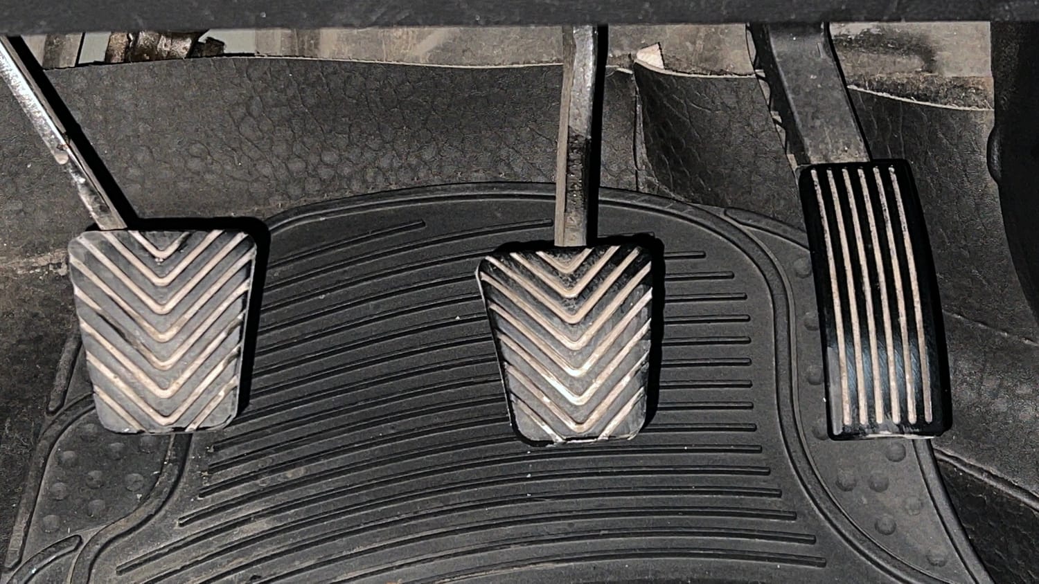 Used 2015 Hyundai Elite i20 Asta 1.2 Petrol Manual interior PEDALS VIEW
